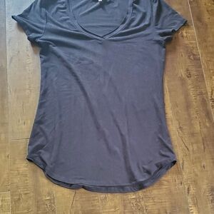 Black Soft  V Neck Short Sleeve High Low Top Super Soft Fabric EUC